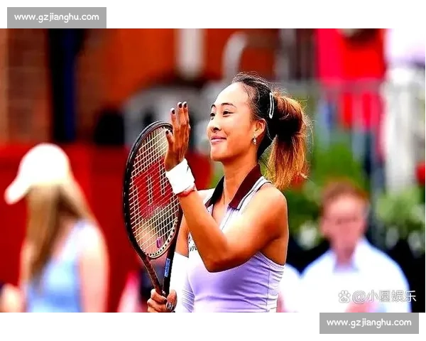 郑钦文柏林站晋级！对手情绪失控砸观众 + 罢赛，一轮游爆冷